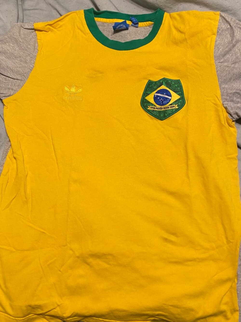 Vintage Adidas Originals Brazil 2-tone t-shirt